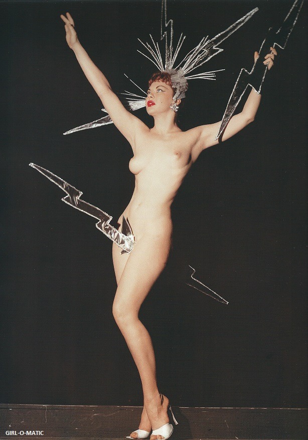 girl-o-matic:   Madeline Castle photographed by Bernard of Hollywood, 1955 