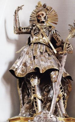 sixpenceee:  The armored skeleton of Saint Pancratius at the Church of St Nikolaus in Switzerland