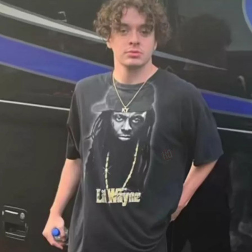 Check out Jack Harlow wearing a Lil Wayne t-shirt! www.lilwaynehq.com/tag/jack-harlow/