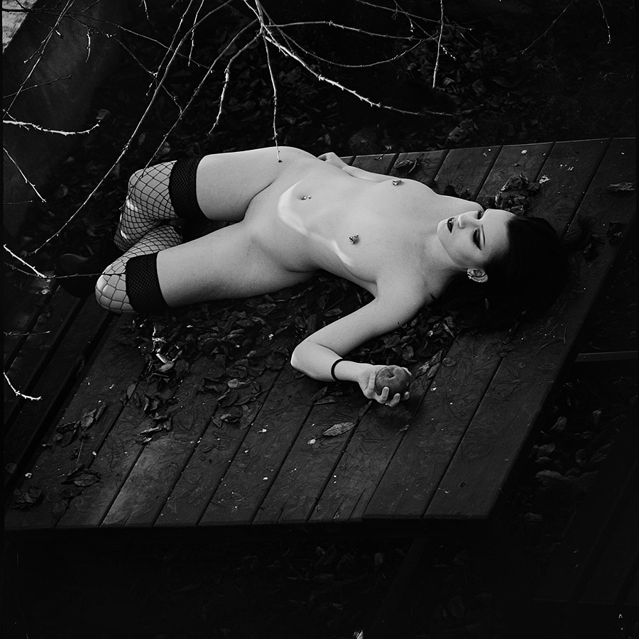 afrouif: Eve’s apple. © Crina Prida 