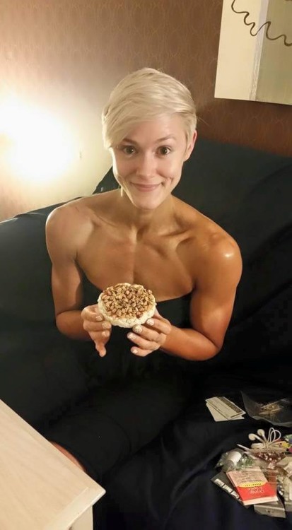 fitgrills:  Kat Berezowski is the cutest