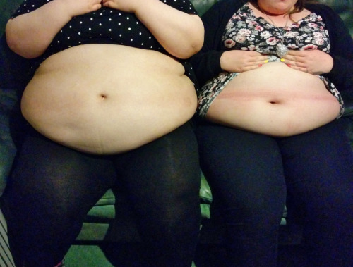 porcelainbbw:  Mine and Chubbachubme’s bellies!  To think I used to be her size. 