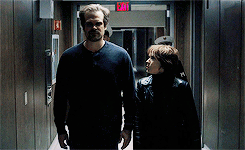 verouschkia:queendoms:joyce and hopper height difference (✿ ♥‿♥)  #it’s like a tired bear being in love with a very skittish squirrel  
