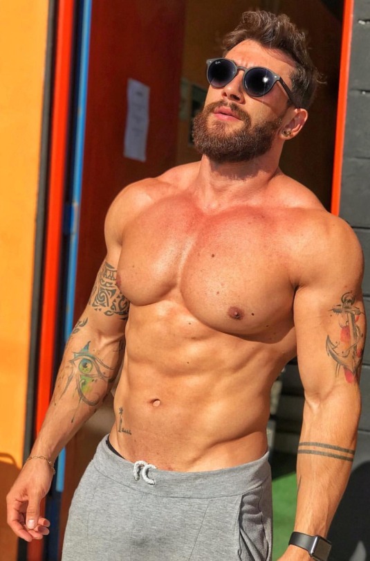 bigguythings:  musclecorps:    Just Big Guys: 08/10