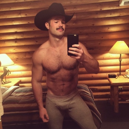 fairlyhairyfaeries:  headmandream:     Simon Dunn,    out gay Australian bobsledder   follow for more http://headmandream.tumblr.com/   Please just give us ALL the goodies!!   YES, please