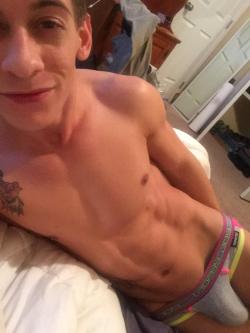 amateur-porn-filmer:  MMM i want him soooo