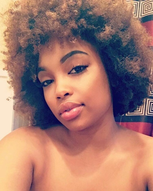 the10slagcommandments:  bruh-in-law:Aarielle Andrews  Aaliyah Andrews These Slags Are nice, light skinned & Refreshing :)