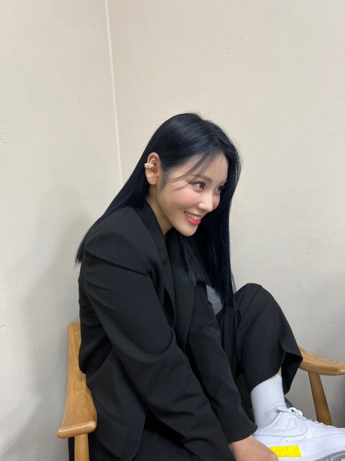[SNS] 220302 | Loonatheworld update - JinSoul, Go Won
