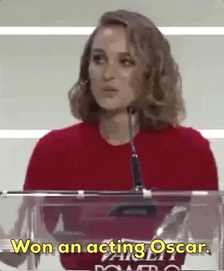 cheermeupthankyou: Natalie Portman gets to thirst Brie Larson on national television is every lesbia