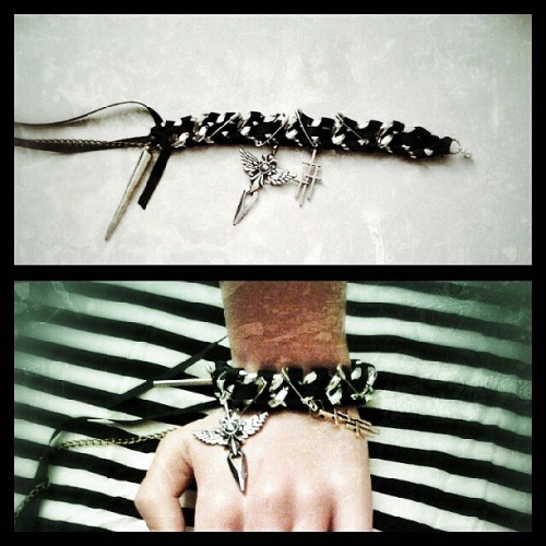 New bracelet! To see more, go to www.facebook.com/bowsdontcry #bowsdontcry #bracelet #mode #fashion 