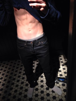 tosserlad:  eskaliding:  New jeans at hollister.