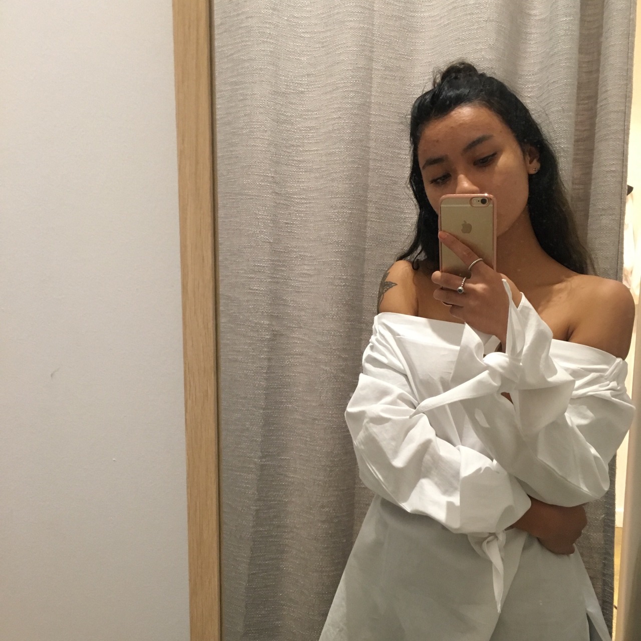 oak-square:  more off the shoulder looks comin’