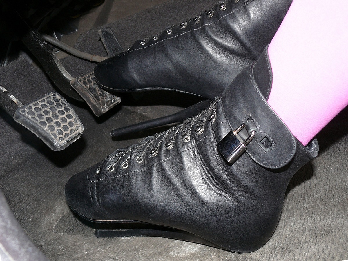merelygifted:  Driving To Work - Ballet boots! (by strangefun) 