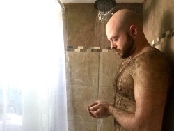 djcubster:I do my best thinking in shower.