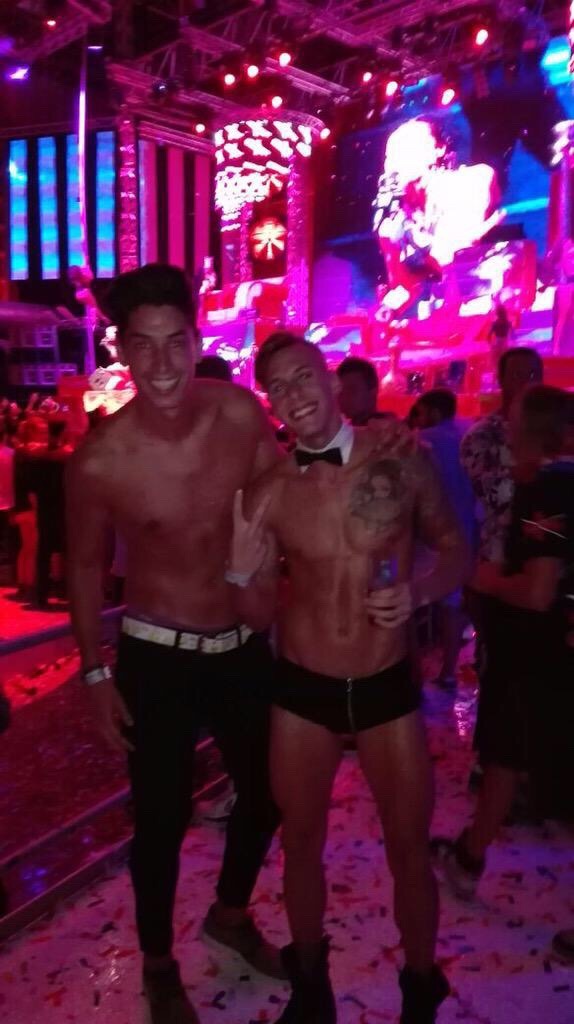 chrisdiamondx:  Nice party 🎉