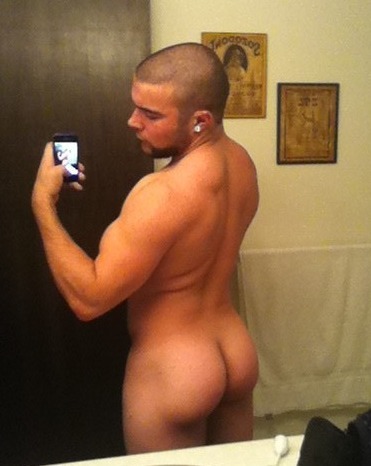 txstlatino:  Love a thick boy… 