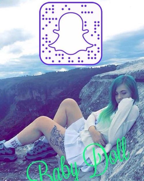 I was deleted as usual 💚💜💙💕 #snapchat #weed #addmeonsnapchat #blazedbabes #cannabis #dermals #greenombrehair #highsociety #high #joints #kush #model #tattoos #americanapparelau #australian