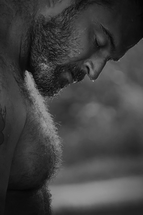 heybaby-doll:  simplemaninlove:  Papa …  Now that’s what I call a sexy beast!!!