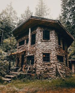 cabinsdaily: Featured cabin 🌲