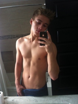 those-cute-boys:  More cute boys here: those-cute-boys