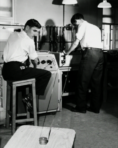 whatthefoucault: atearsarahjane: cookiepianos: Ron Grainer and the BBC Radiophonic Workshop working 