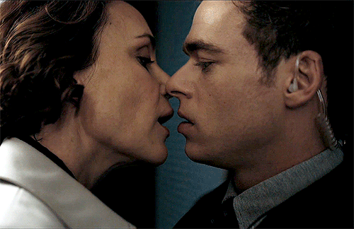 richardmaddendaily:I know you’ll never let anything bad happen to me. BODYGUARD - 1x03Can we just —
