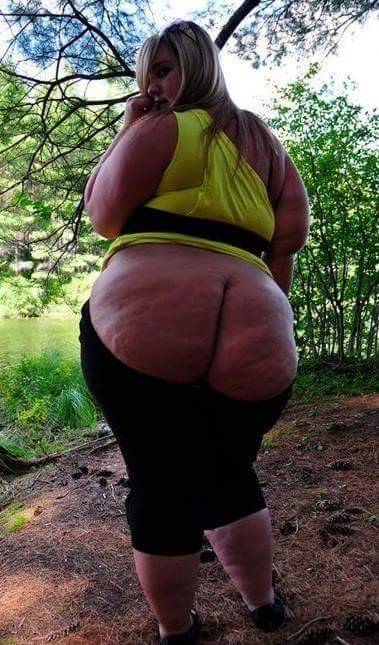mrchevy82:  Who doesnt love big thighs 
