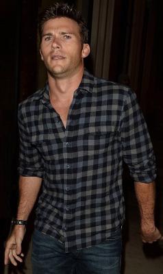 vjbrendan:  Scott Eastwood Out For Dinner