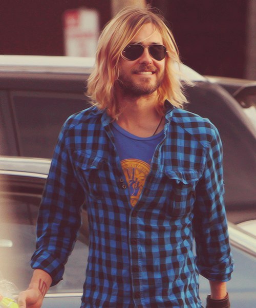 nightofthehunterconquistador:  more smiles :3 