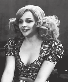 moretz-moretz:  Chloë Moretz´s laugh. 