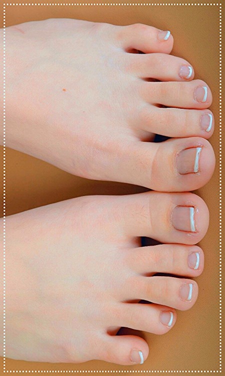 feet-art: Visit my other blog with sexy pussy ass panties and other shots on: xbodyart.tumblr