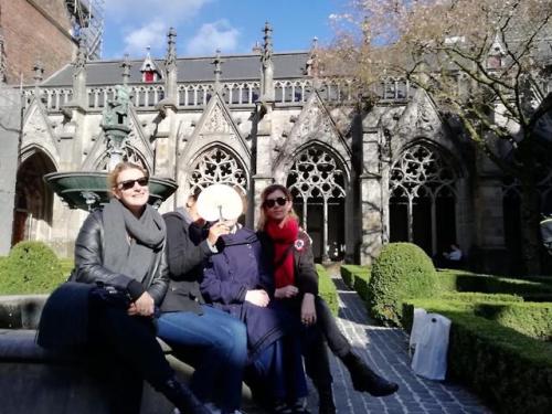 After the wedding, we got to show @starkey and @saint-rouge our beloved cloister garden <3Good th