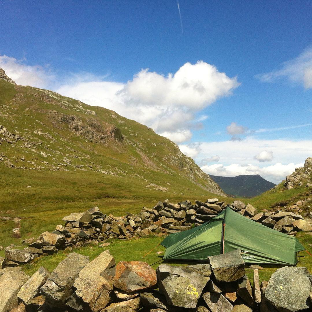 farfromthetrees:  I went for a solo #wildcamp #adventure up in the #hills yesterday