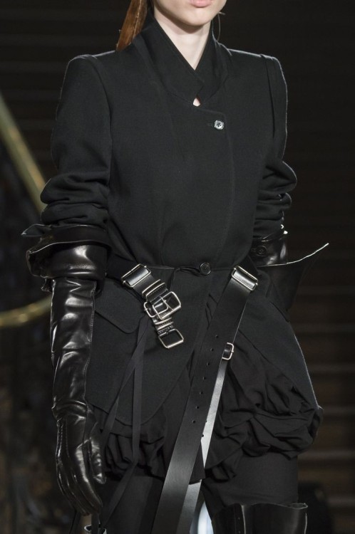 perfectfashiondetails:Ann Demeulemeester Fall 2018