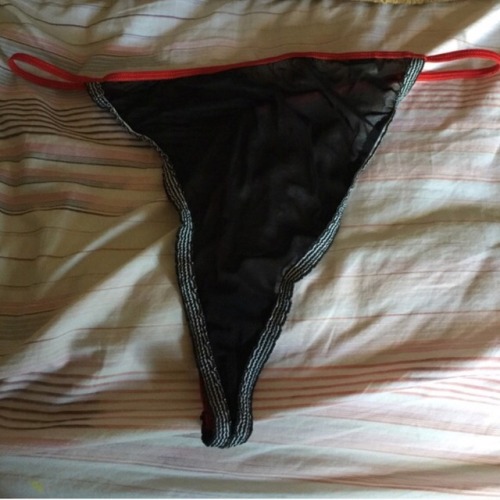 La Tanga De Mi Hermana 🍒👱🏼‍♀️