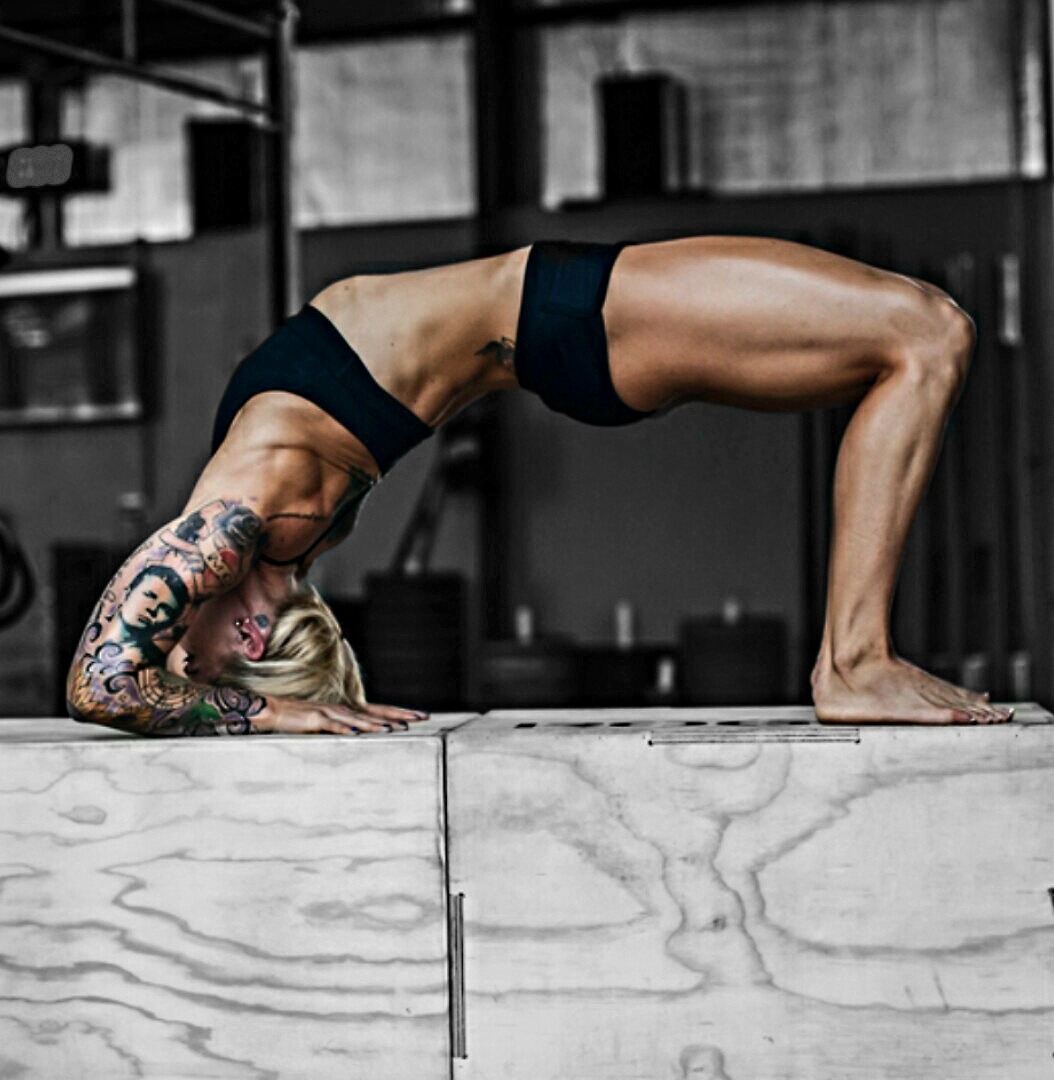 onlyfitgirls:  Taylor Dayne 