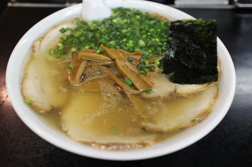 uraken91:  中華そば 高はし 『焼叉麺＋皿雲呑』 むむむ うまい！ 東京都千代田区 2015年1月7日