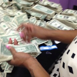 fashion-killahh:  Stripper money