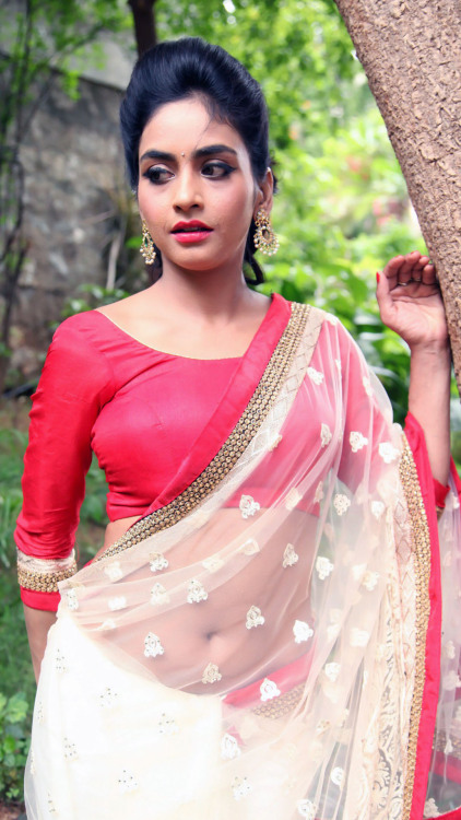 Sari #sari#saree#Bollywood Sarees #low waist saree  #Low Waist Saree Photos