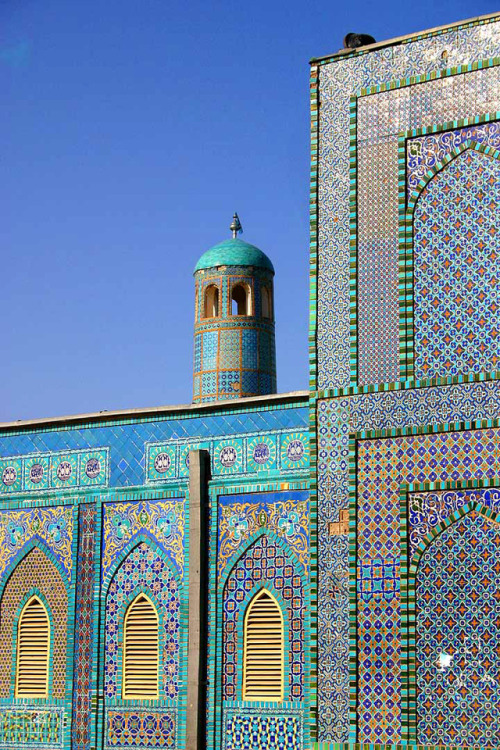 redlipstickresurrected:Unknown Photographer - Blue Mosque in Mazar-i-Sharif, Afghanistan  Photography 