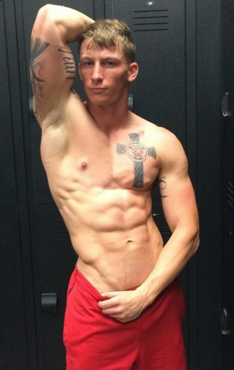 militarymencollection:  Military Men via http://bearcubfin.tumblr.com