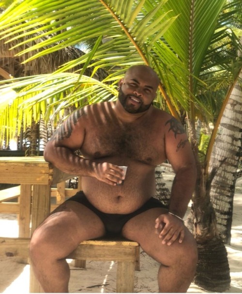josetorres69: tmckenzie85: Thick and beautiful! Dios mio que macho!!!