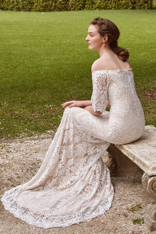 katiemarieweddings:Anna Schimmel Prague Bridal Collection Beautiful