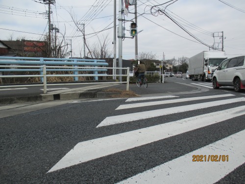 １　Z　210201　凸面　自転車タイヤ下部が山影で見えない
https://pin.it/28DIe9N
資料　画像版　Z　210201　凸面　段差傾斜　フェンス上端　
#高嶋由子裁判官　#北村大樹弁護士　#高木紳一郎埼玉県警本部長　#大間野１丁目交差点
#埼玉弁護士会　２０２０年（綱）第２５号　懲戒請求事件　#大澤一司弁護士　
#さいたま地方裁判所越谷支部　#平成３０年（ワ）第１２２号　#債務不存在確認請求事件　#高嶋由子裁判官　#坂本大樹書記官