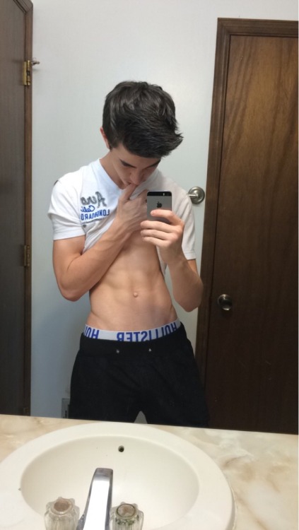 https://horniboisteenbois.tumblr.com/post/169560584850