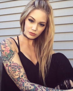 allgrownsup:  hot and sexy inked girls only