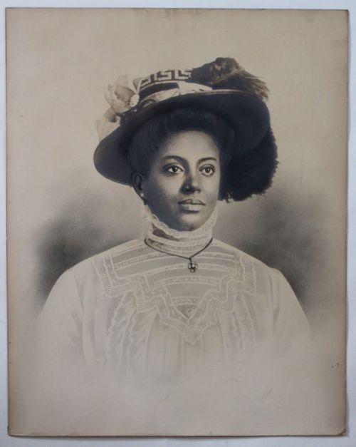 blackhistoryalbum:Super Model 1880s- Half portrait of an African American women circa 1880′s (