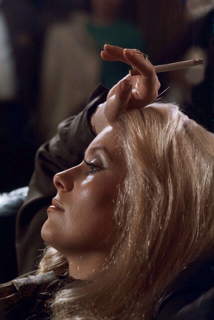 vintage-women-smokers: Catherine