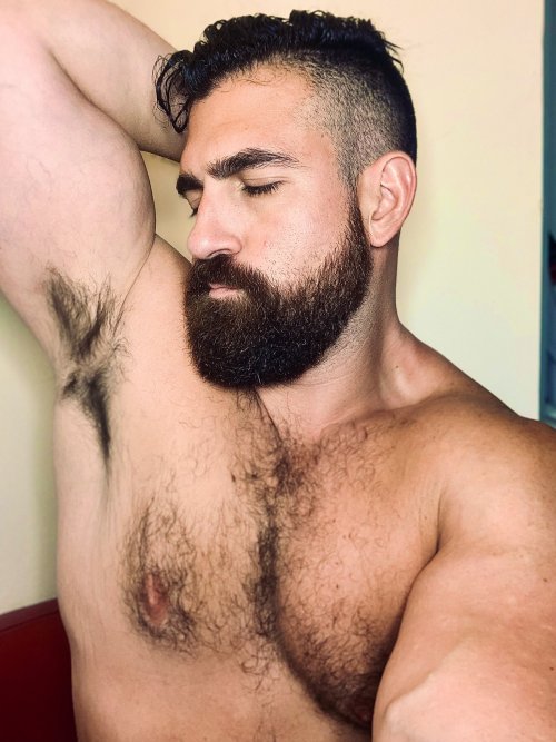 https://64.media.tumblr.com/c5ca56bf4dad1a990d757999c82cc485/e6d439bf9c57b491-f0/s500x750/02d65c09cc4ff210fdf28d1a8a214e5f4d65b0dc.jpg