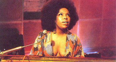 lagonegirl: Happy birthday to ROBERTA FLACK!    Roberta Flack was the first (and remains the only) solo artist to win the Grammy Award for Record of the Year two consecutive times. “The First Time Ever I Saw Your Face” won at the 1973 Grammys and
